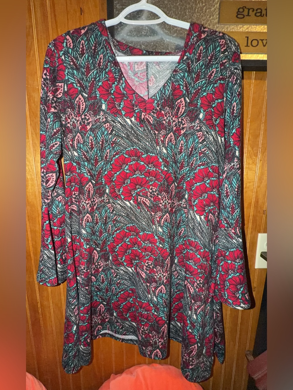 V-Neck Floral Tunic Top in Red and Teal